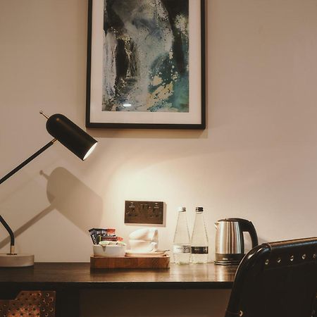 The Brownswood Hotel London Room photo