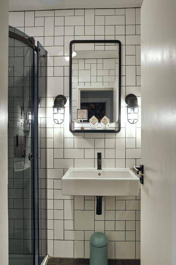 The Brownswood Hotel London Exterior photo