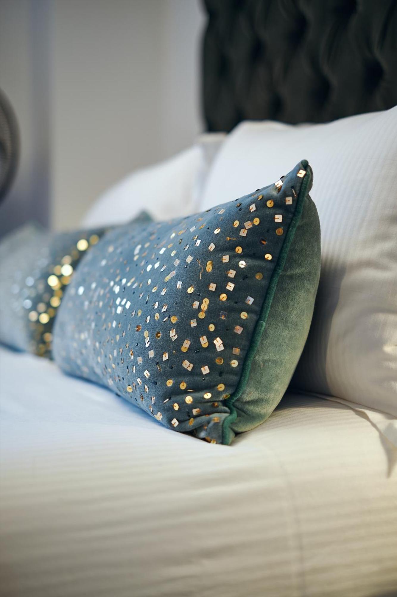 The Brownswood Hotel London Room photo